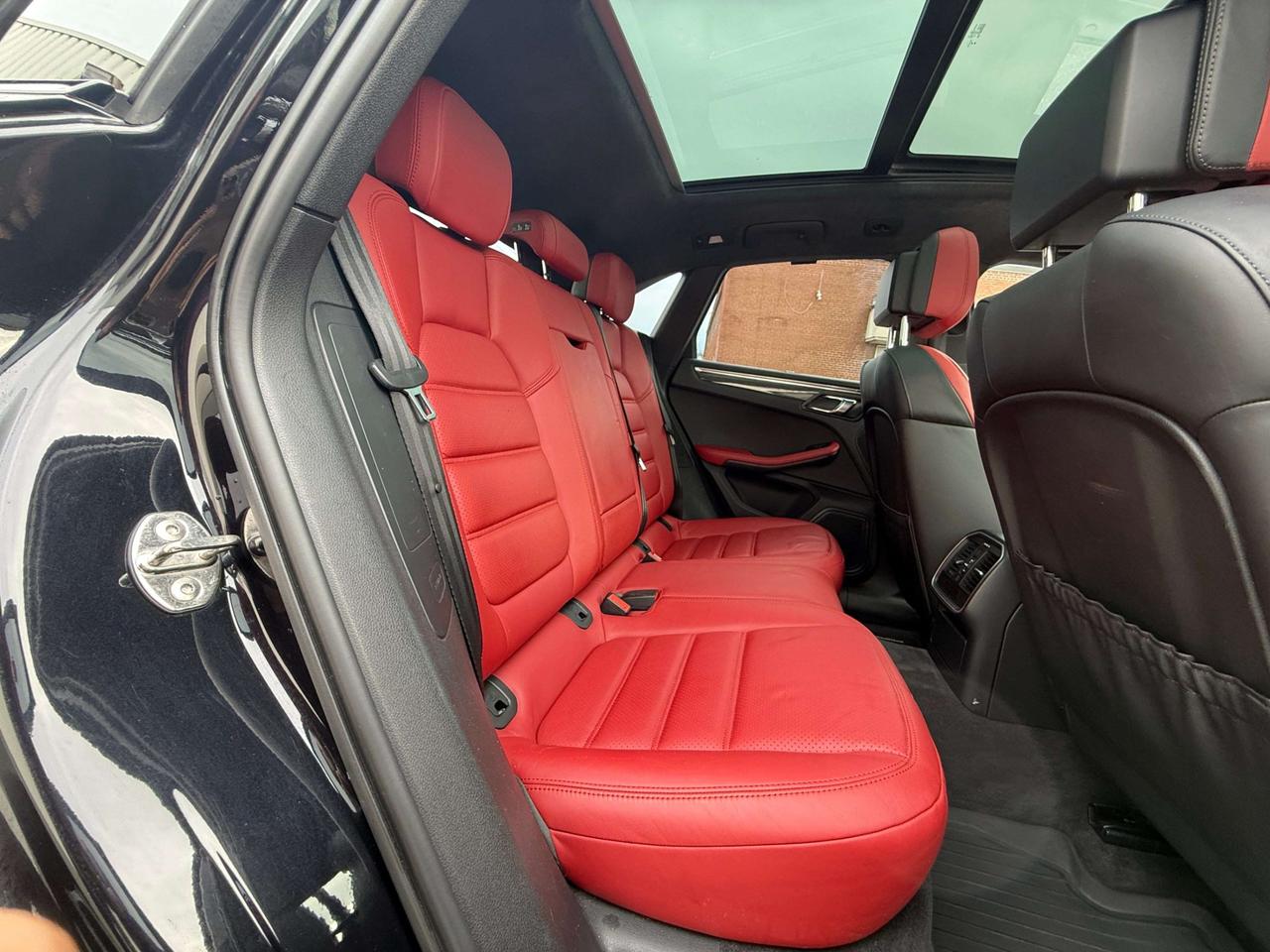 2015 Porsche Macan TURBO   NO ACCIDENT   BOSE SOUND   RED INTERIOR   VENTILATED F SEATS Photo