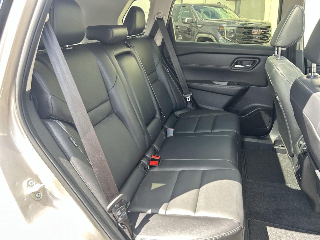 2025 Nissan Rogue SL Leather Digigtal Guages 12 Inch Screen 360 Cam Photo
