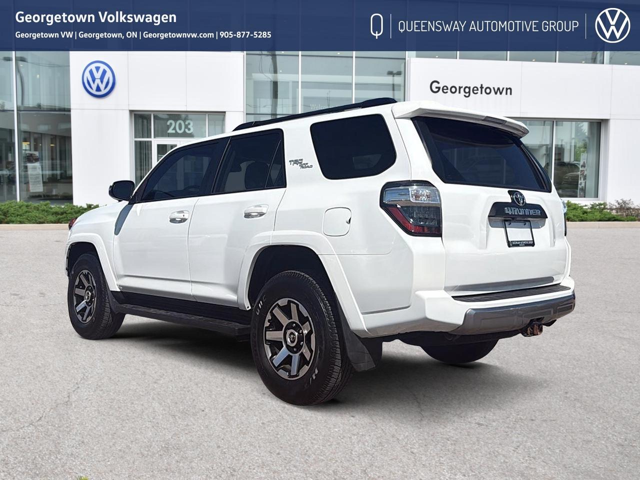 2022 Toyota 4Runner BASE Photo3