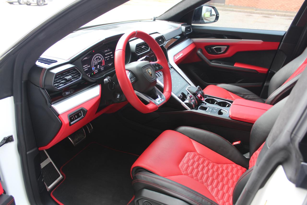 2020 Lamborghini Urus  Photo