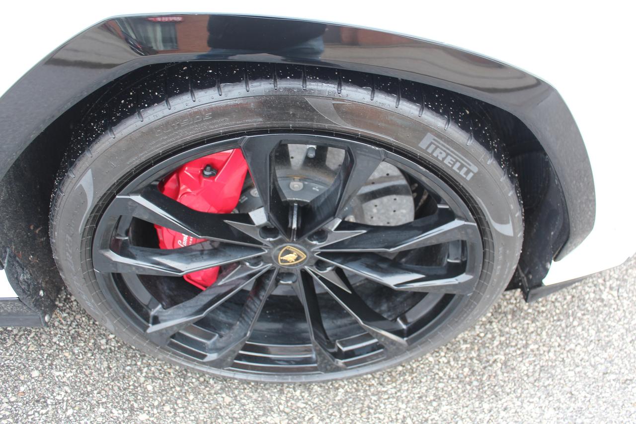 2020 Lamborghini Urus  Photo