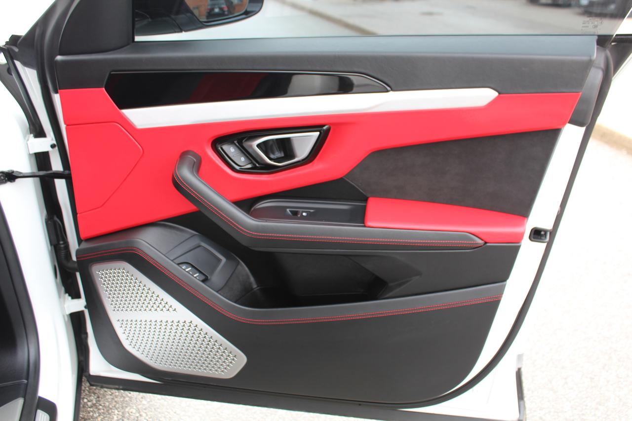 2020 Lamborghini Urus  Photo