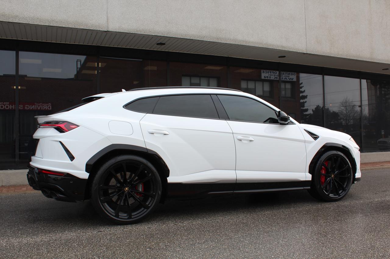 2020 Lamborghini Urus  Photo