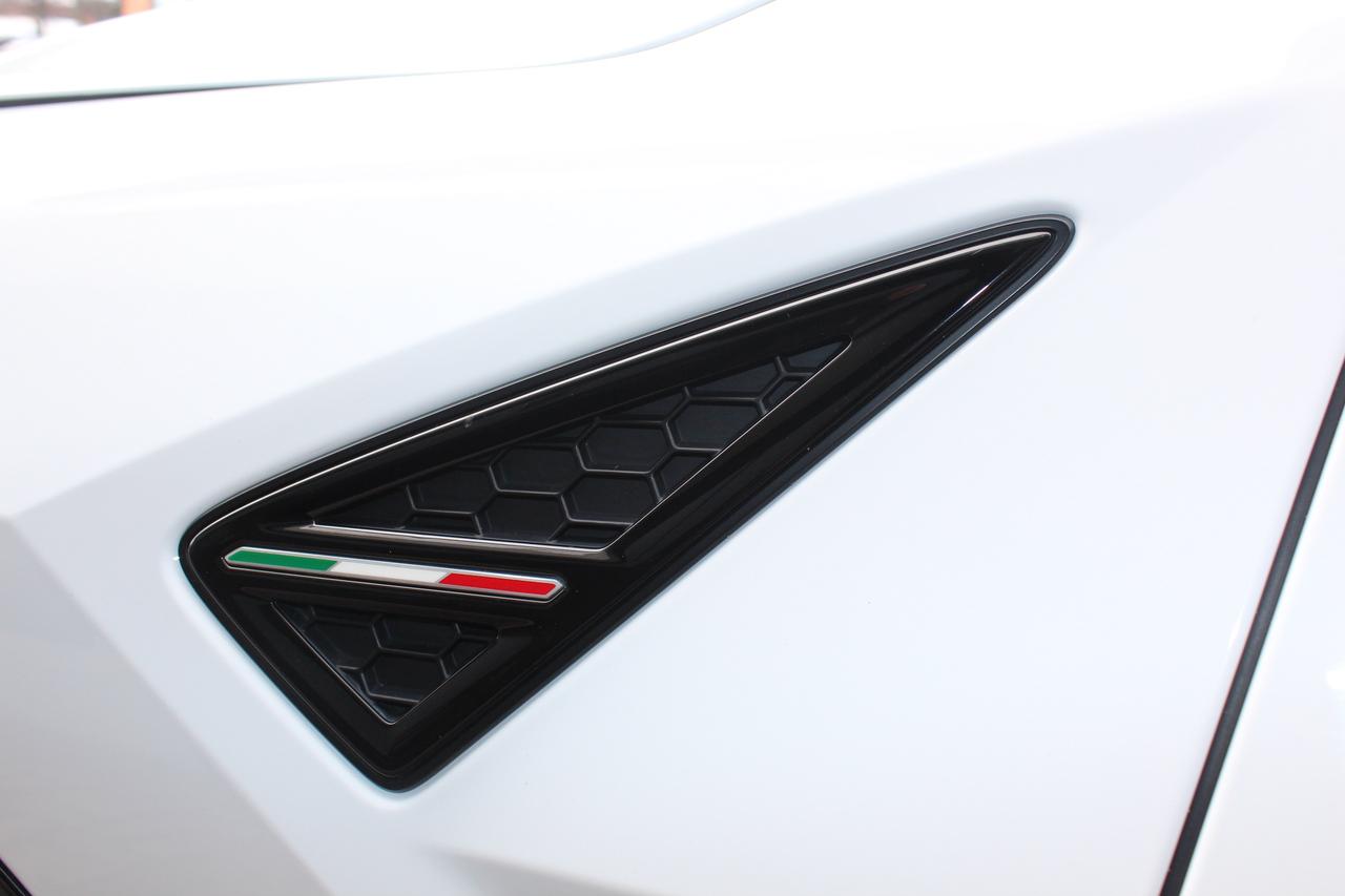 2020 Lamborghini Urus  Photo