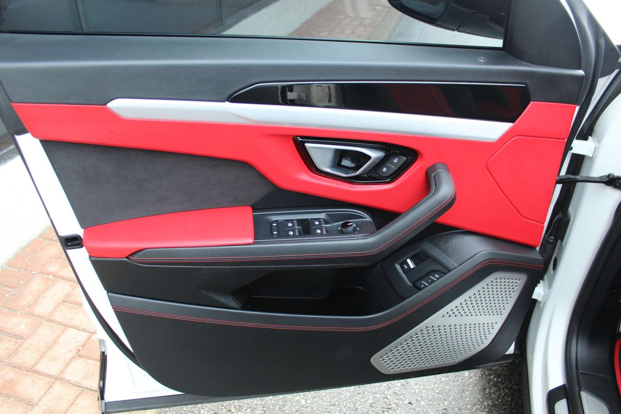 2020 Lamborghini Urus  Photo