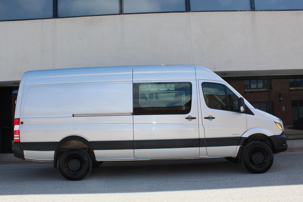 2015 Mercedes-Benz Sprinter 4X4" - 170" FULL SIZE CREW VAN - "3.0L DIESEL Photo3