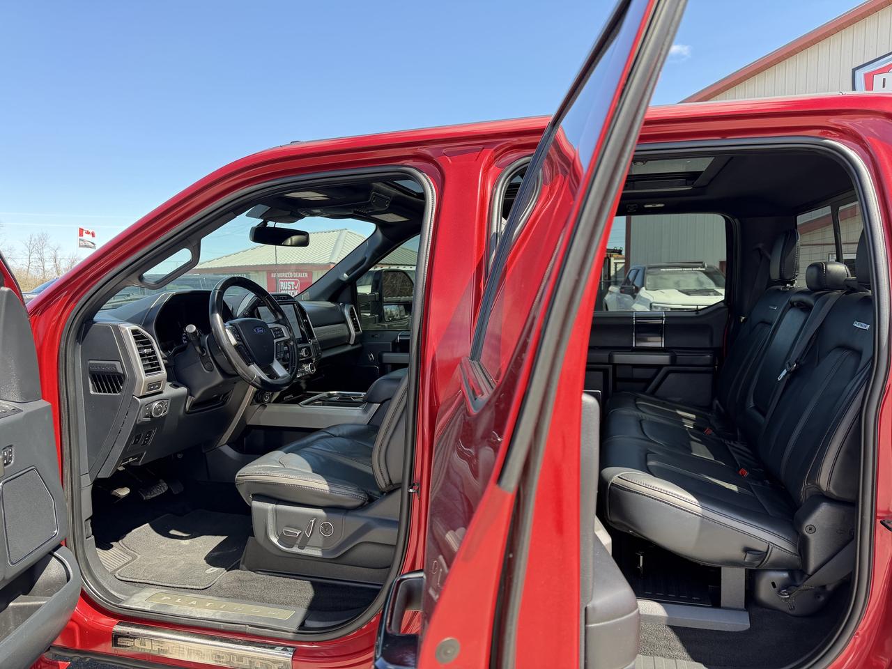 2022 Ford F-350 Platinum 4WD Crew Cab 6.75' Box Photo