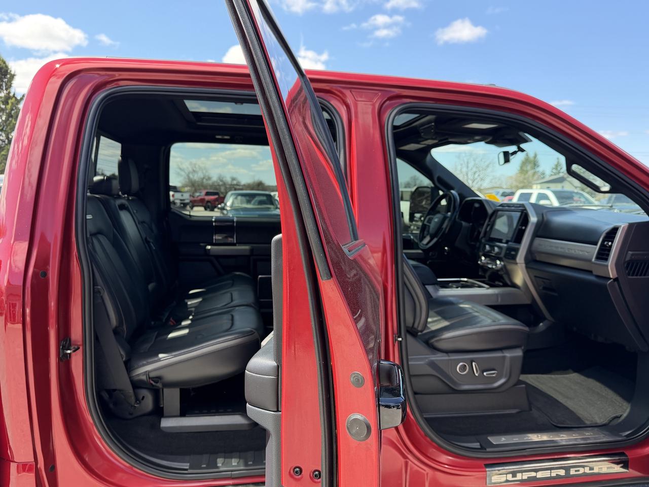 2022 Ford F-350 Platinum 4WD Crew Cab 6.75' Box Photo