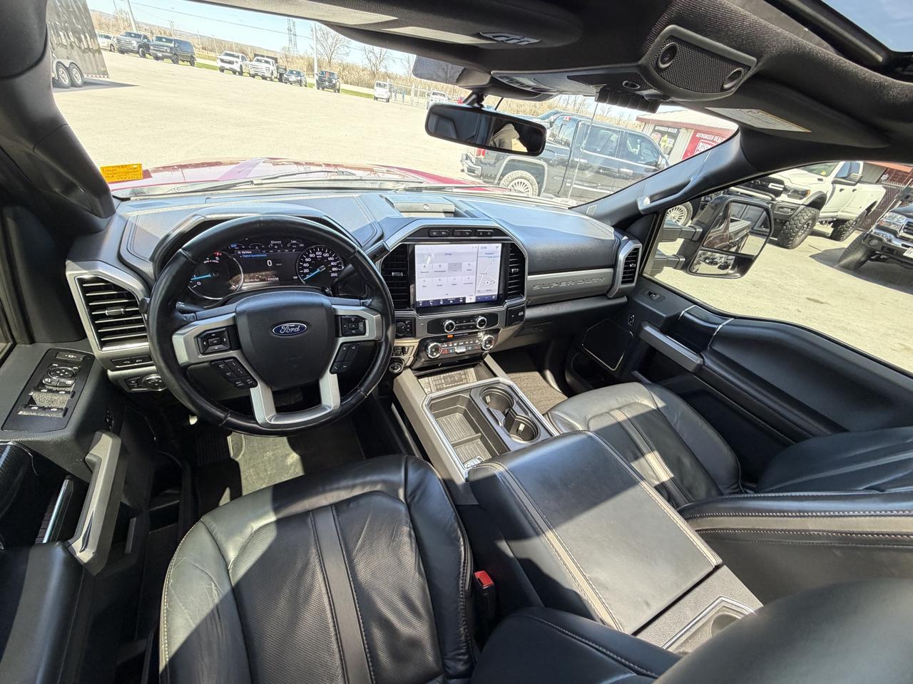 2022 Ford F-350 Platinum 4WD Crew Cab 6.75' Box Photo