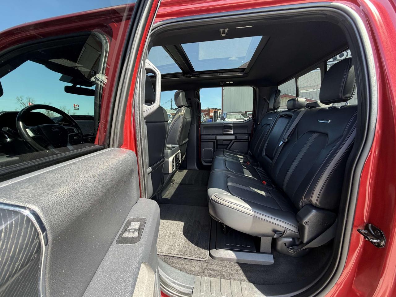 2022 Ford F-350 Platinum 4WD Crew Cab 6.75' Box Photo