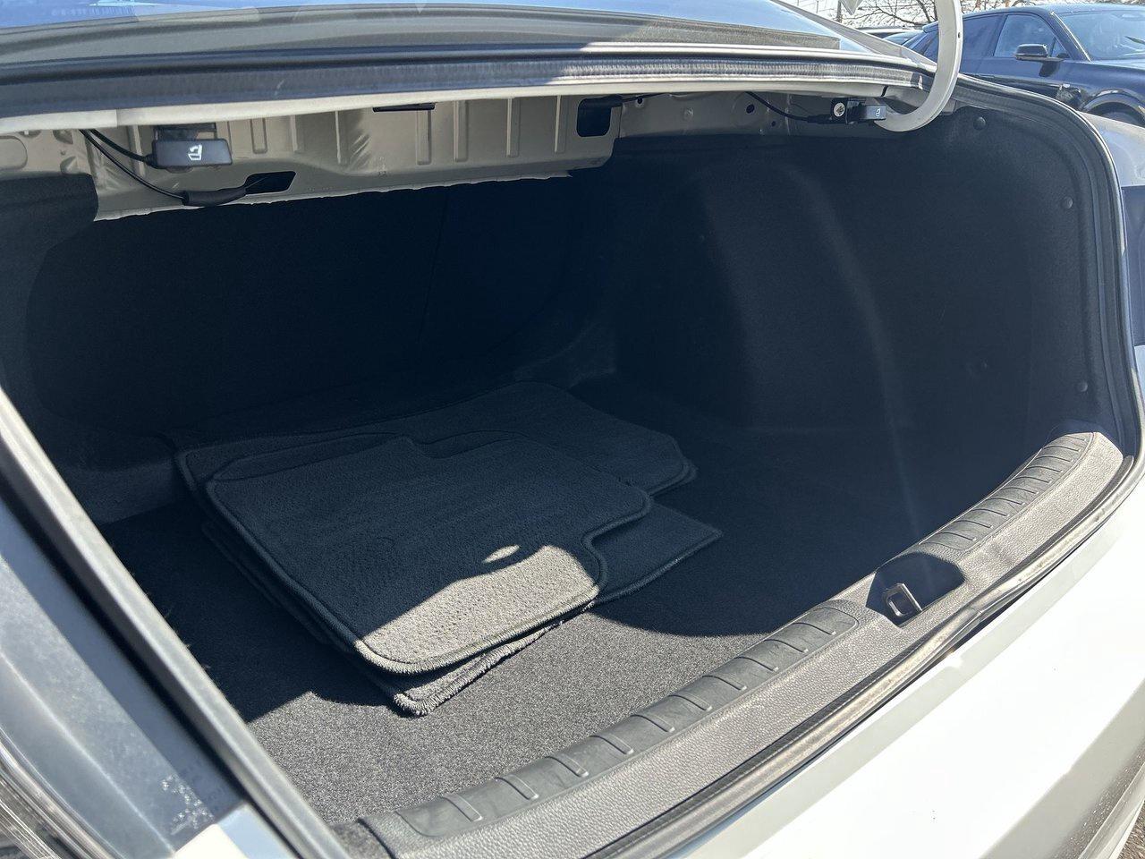 2024 Honda Civic Sedan Sport Low KMs Off-Lease Sunroof Blind-Spot Adaptiv Photo