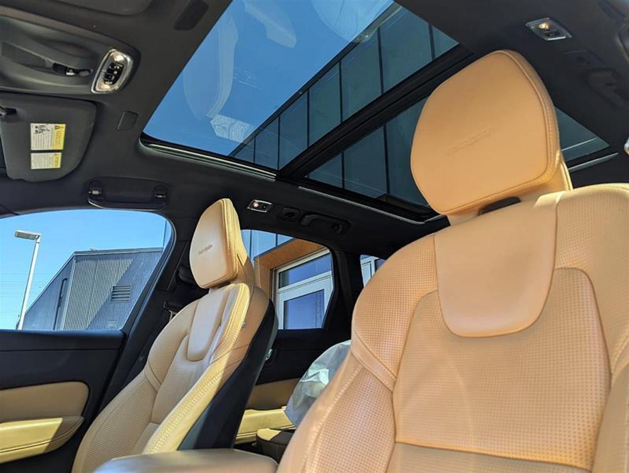2019 Volvo XC60 T8 Inscription   Air Susp   PHEV   Nappa   AWD Photo