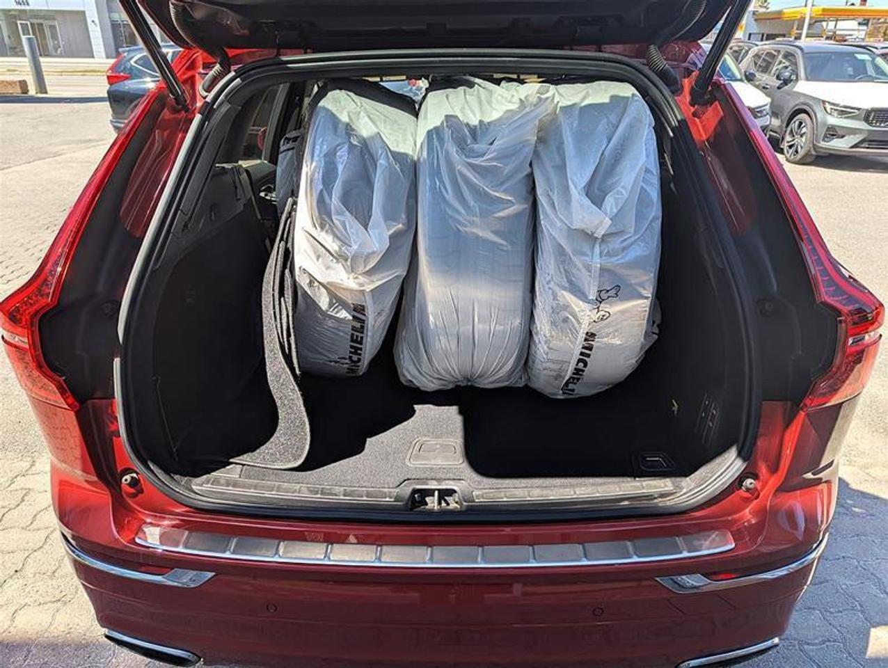 2019 Volvo XC60 T8 Inscription   Air Susp   PHEV   Nappa   AWD Photo