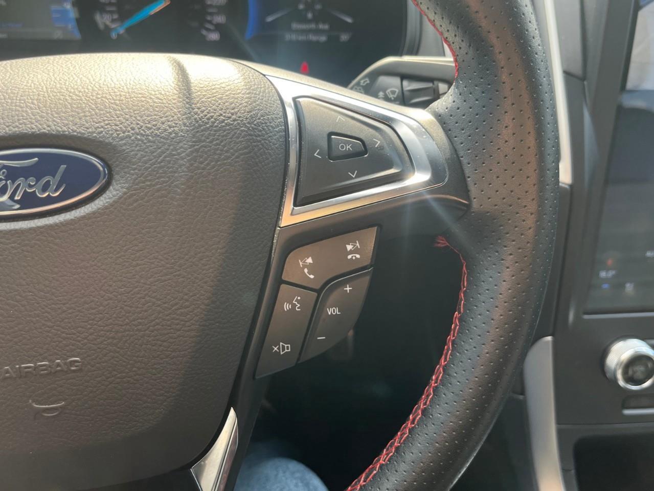 2022 Ford Edge ST Line Clean Local Trade Photo