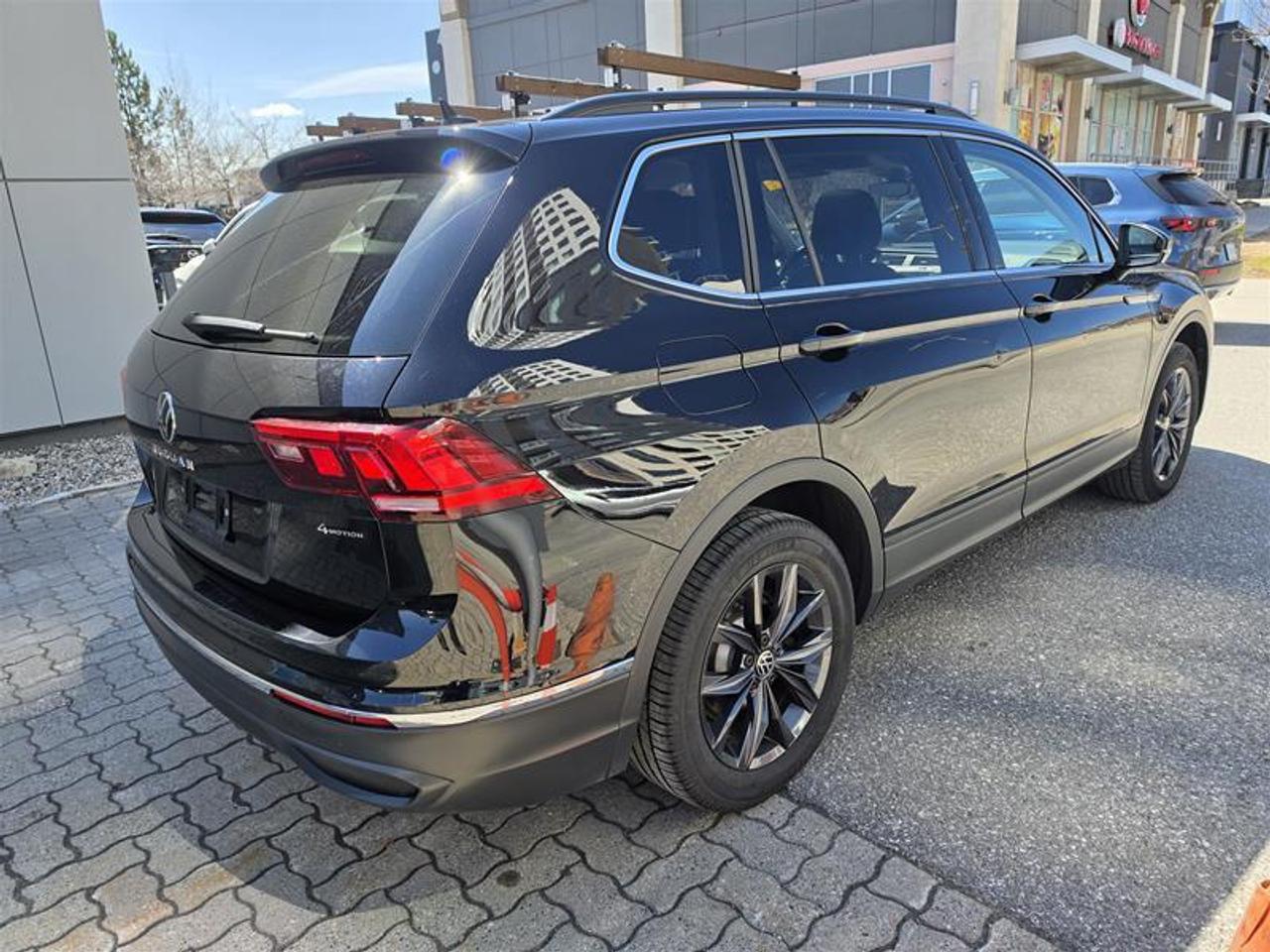 2022 Volkswagen Tiguan Comfortline 4MOTION Panoramic Roof Leather Photo