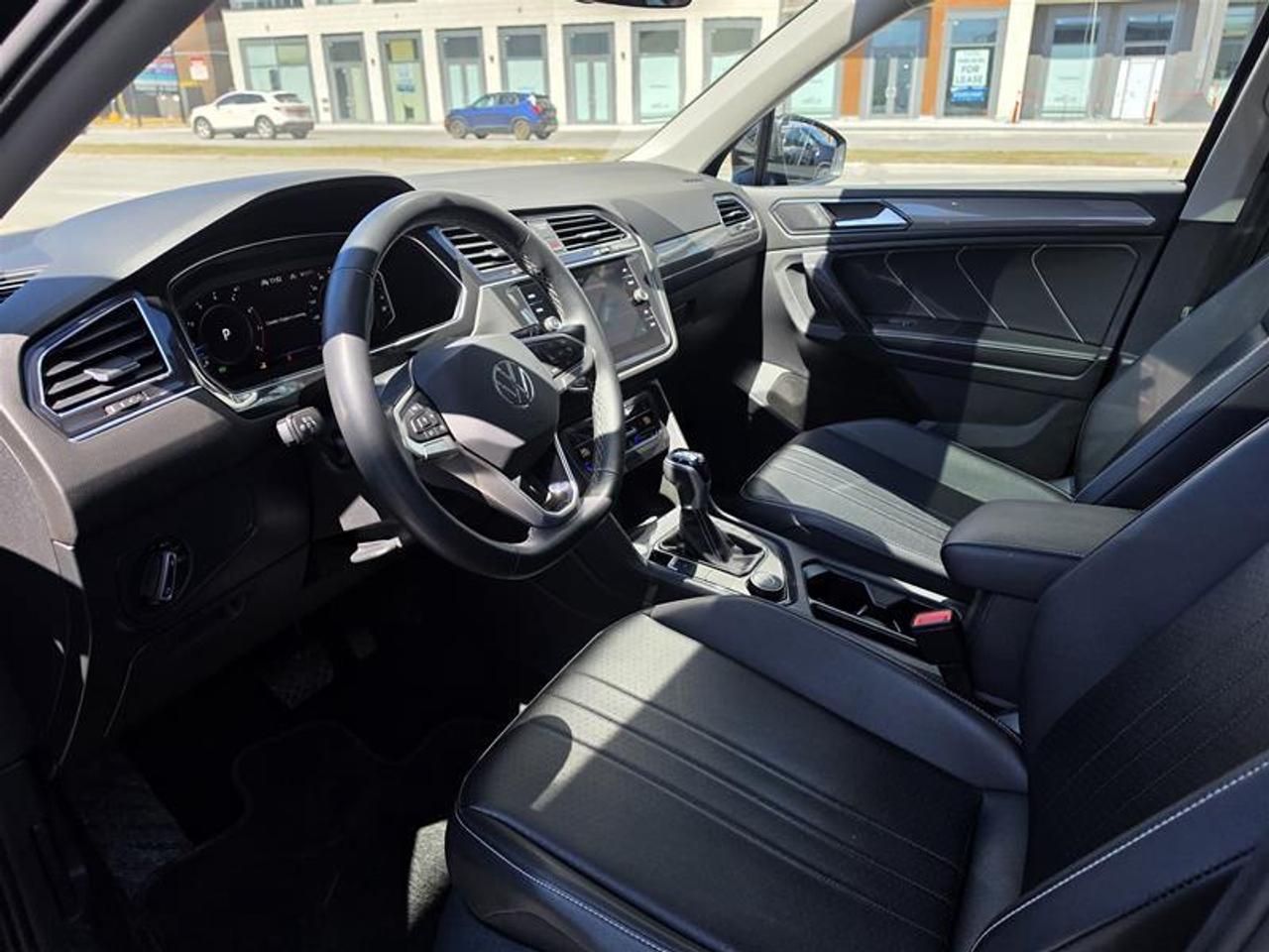 2022 Volkswagen Tiguan Comfortline 4MOTION Panoramic Roof Leather Photo