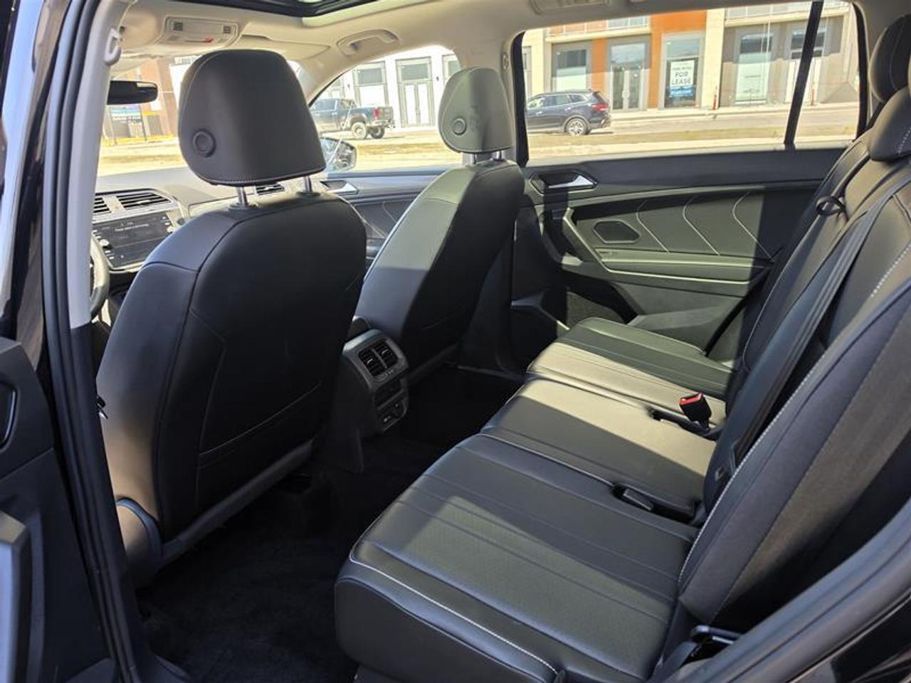 2022 Volkswagen Tiguan Comfortline 4MOTION Panoramic Roof Leather Photo