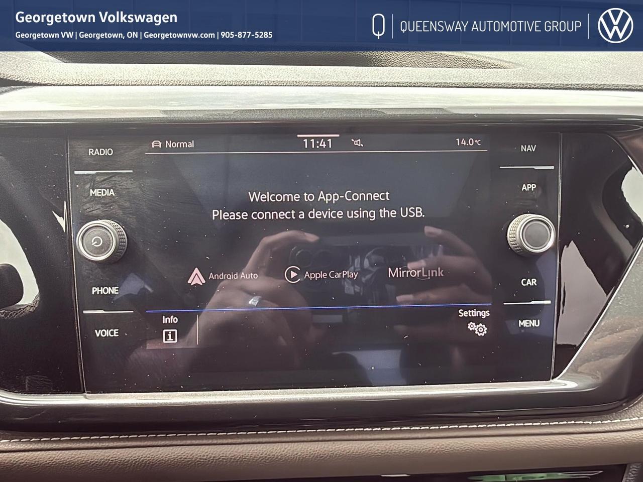 2022 Volkswagen Taos Highline Photo