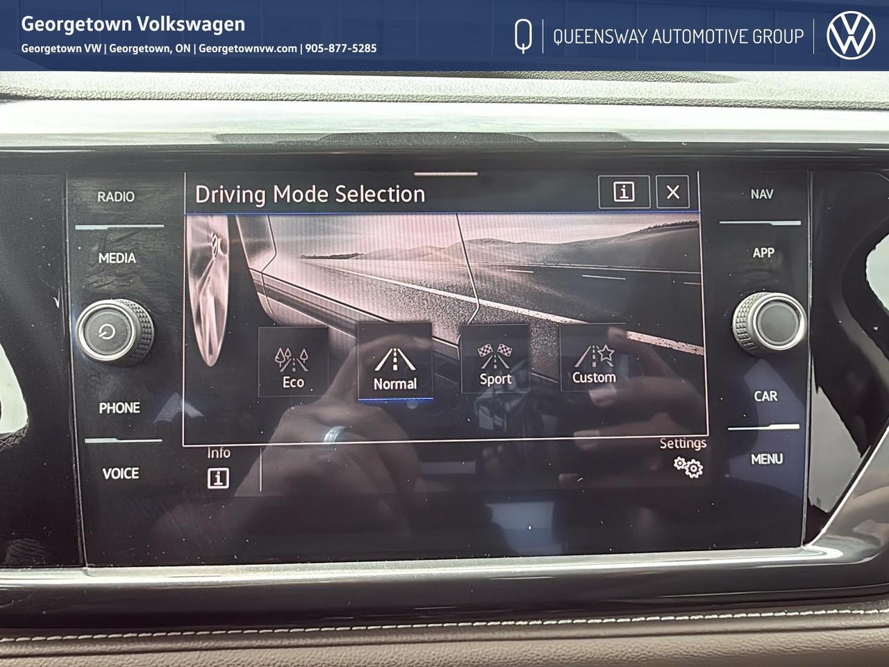 2022 Volkswagen Taos Highline Photo