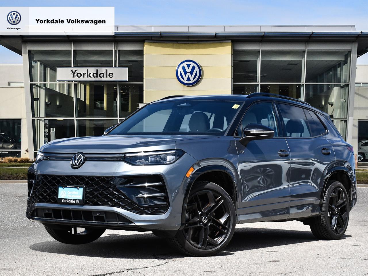 2025 Volkswagen Tiguan Comfortline R-Line Black Photo0