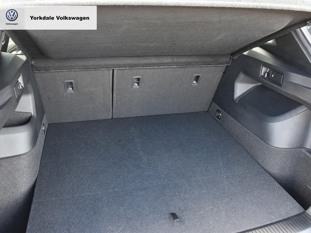 2025 Volkswagen Tiguan Comfortline R-Line Black Photo