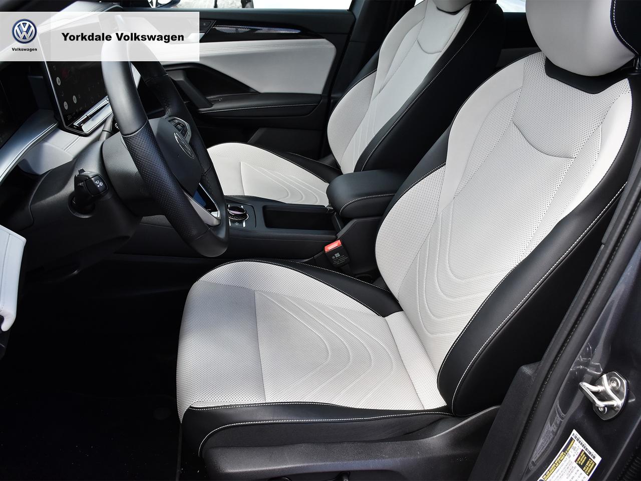 2025 Volkswagen Tiguan Comfortline R-Line Black Photo