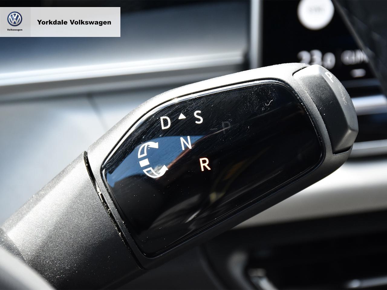 2025 Volkswagen Tiguan Comfortline R-Line Black Photo