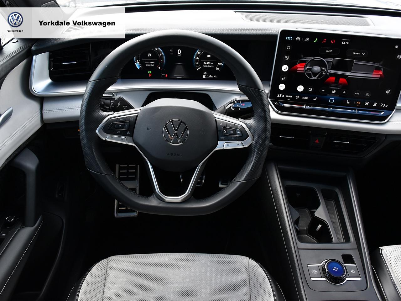 2025 Volkswagen Tiguan Comfortline R-Line Black Photo