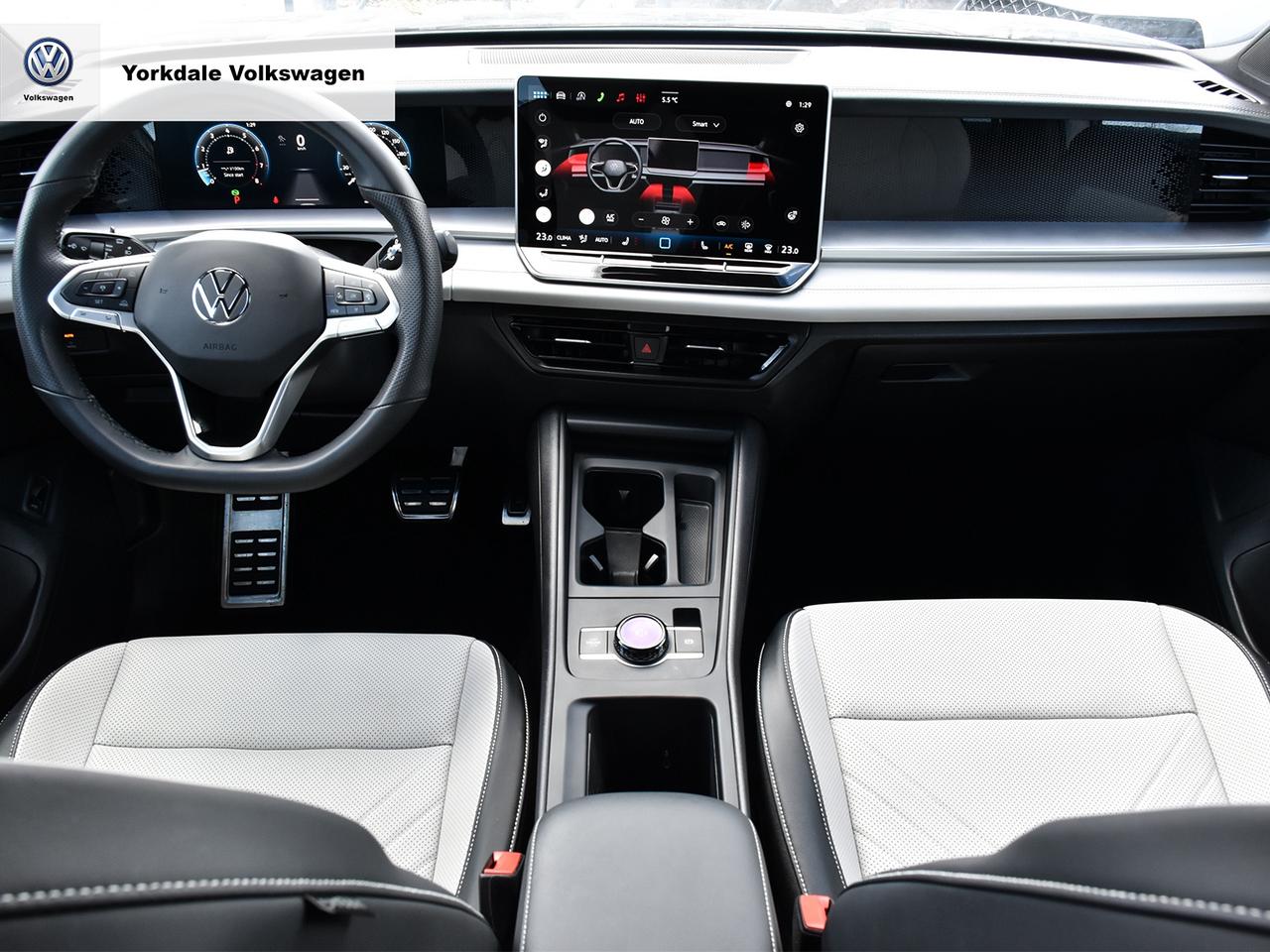 2025 Volkswagen Tiguan Comfortline R-Line Black Photo