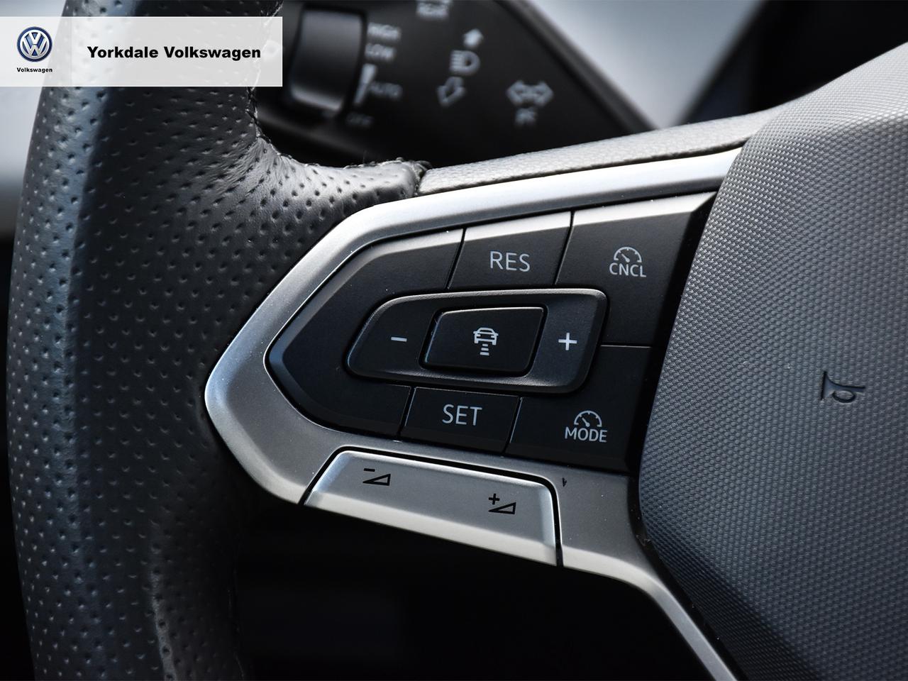 2025 Volkswagen Tiguan Comfortline R-Line Black Photo