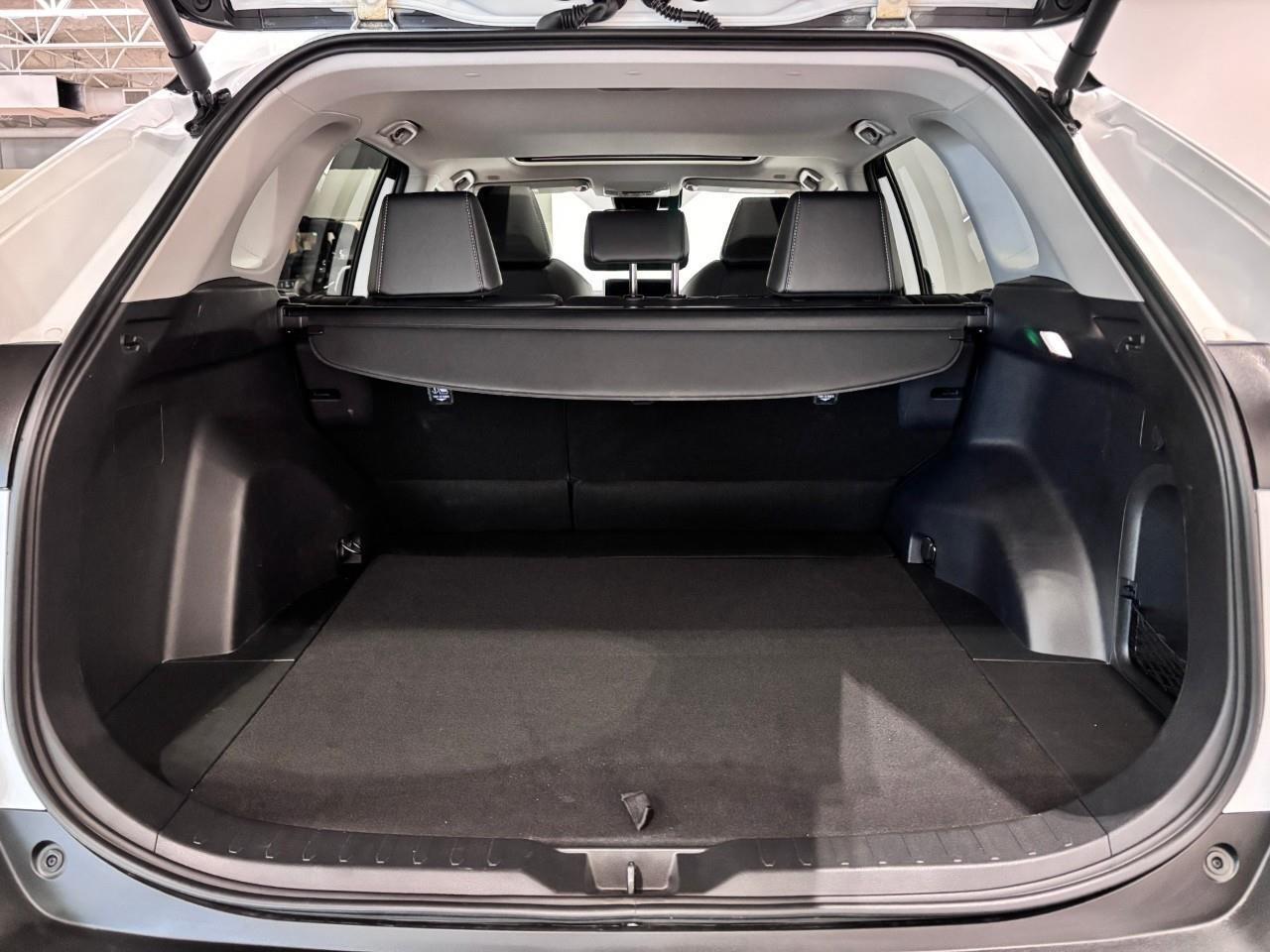 2025 Toyota RAV4 Hybrid XLE Photo