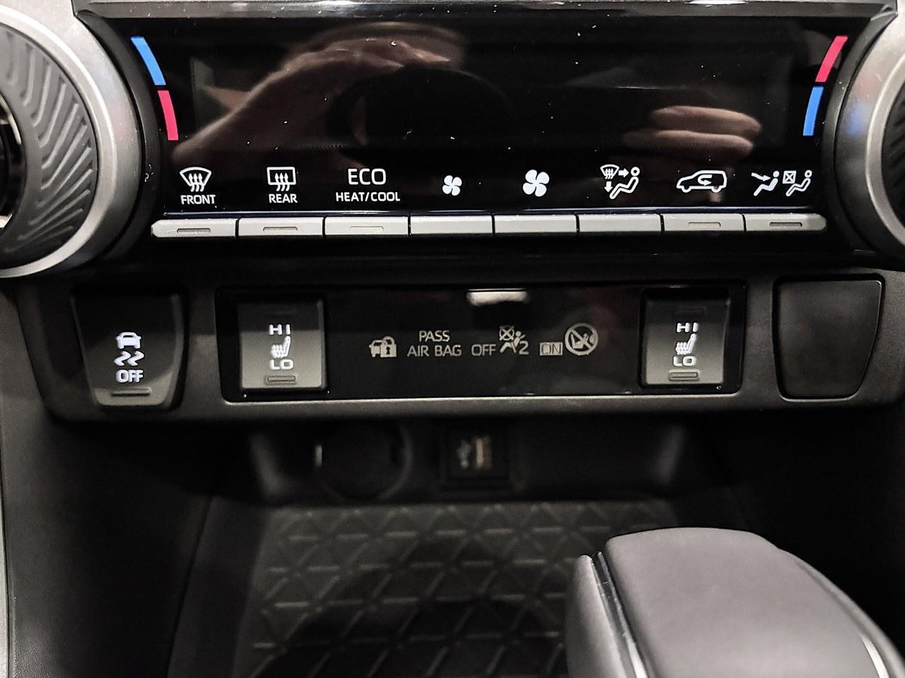 2025 Toyota RAV4 Hybrid XSE Photo