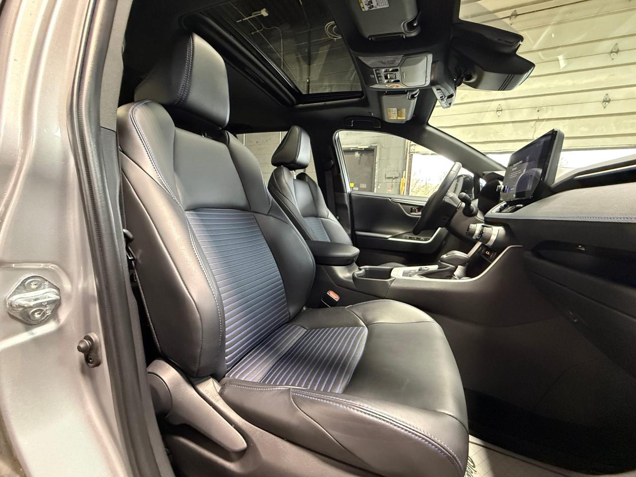 2024 Toyota RAV4 Hybrid XSE   AWD   HYBRID   NO ACCIDENT   ONE OWNER   JBL Photo