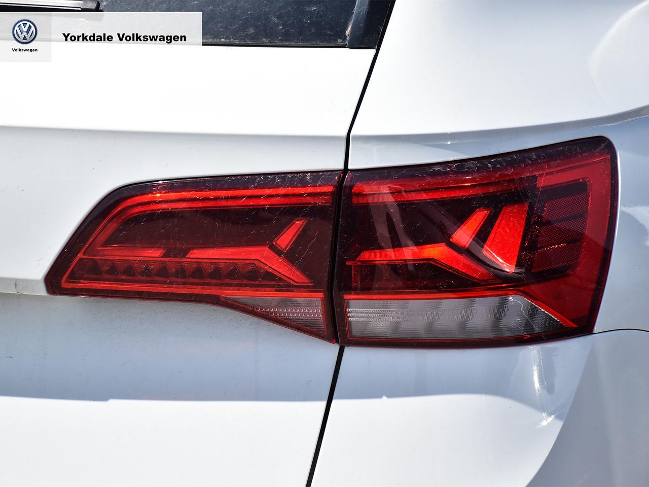 2022 Volkswagen Taos Highline" LOW KM" Photo