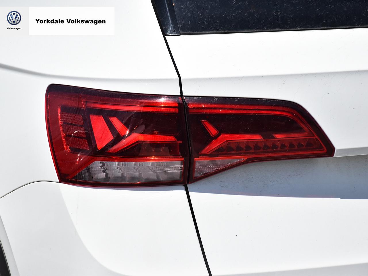 2022 Volkswagen Taos Highline" LOW KM" Photo
