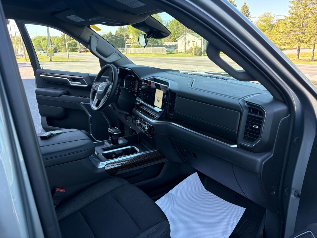 2026 GMC Sierra 1500 Crew Cab Standard Box 4-Wheel Drive Elevation Photo