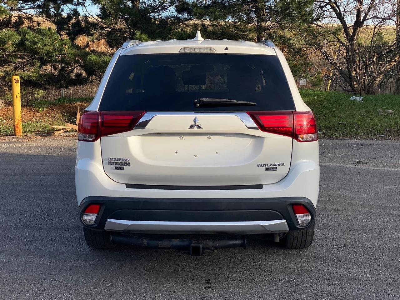 2018 Mitsubishi Outlander ES AWC SUNROOF | 7 Passengers Photo