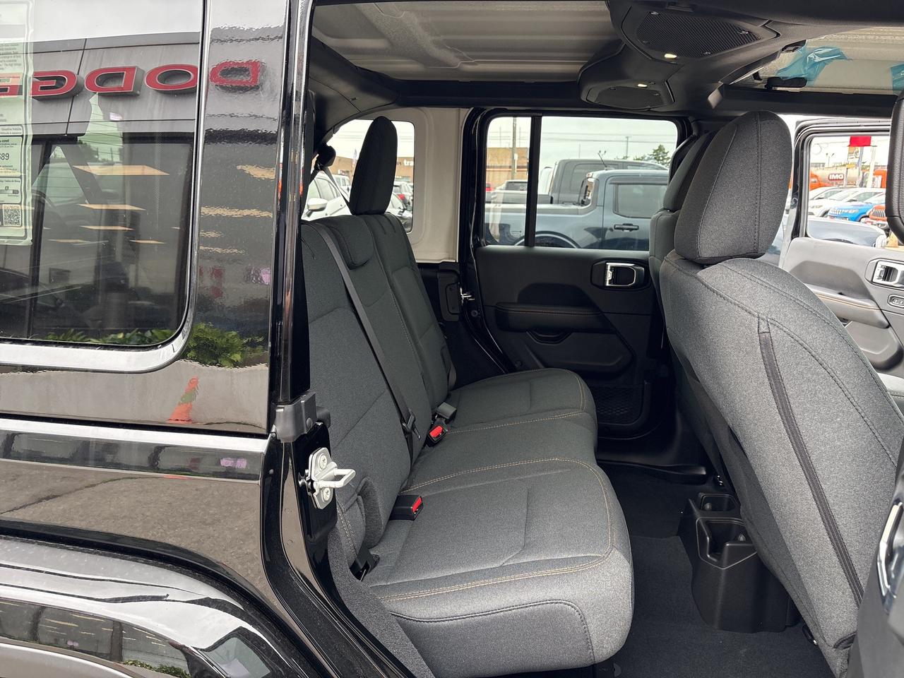 2025 Jeep Wrangler Sahara 4-Door 4x4 V6 *Demonstrator Photo