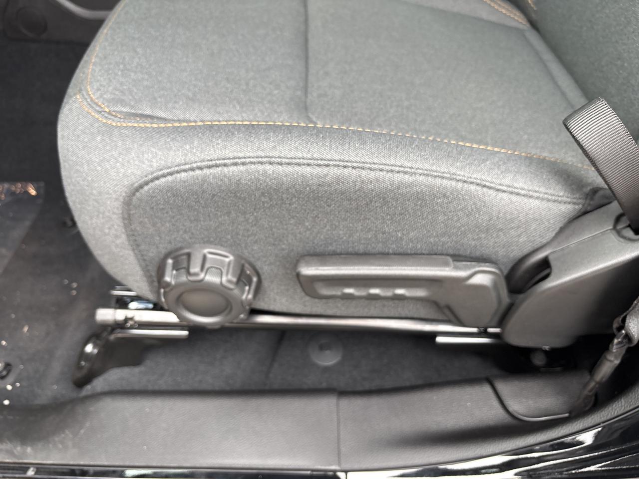 2025 Jeep Wrangler Sahara 4-Door 4x4 V6 *Demonstrator Photo