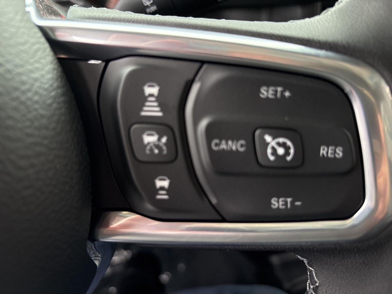 2025 Jeep Wrangler Sahara 4-Door 4x4 V6 *Demonstrator Photo