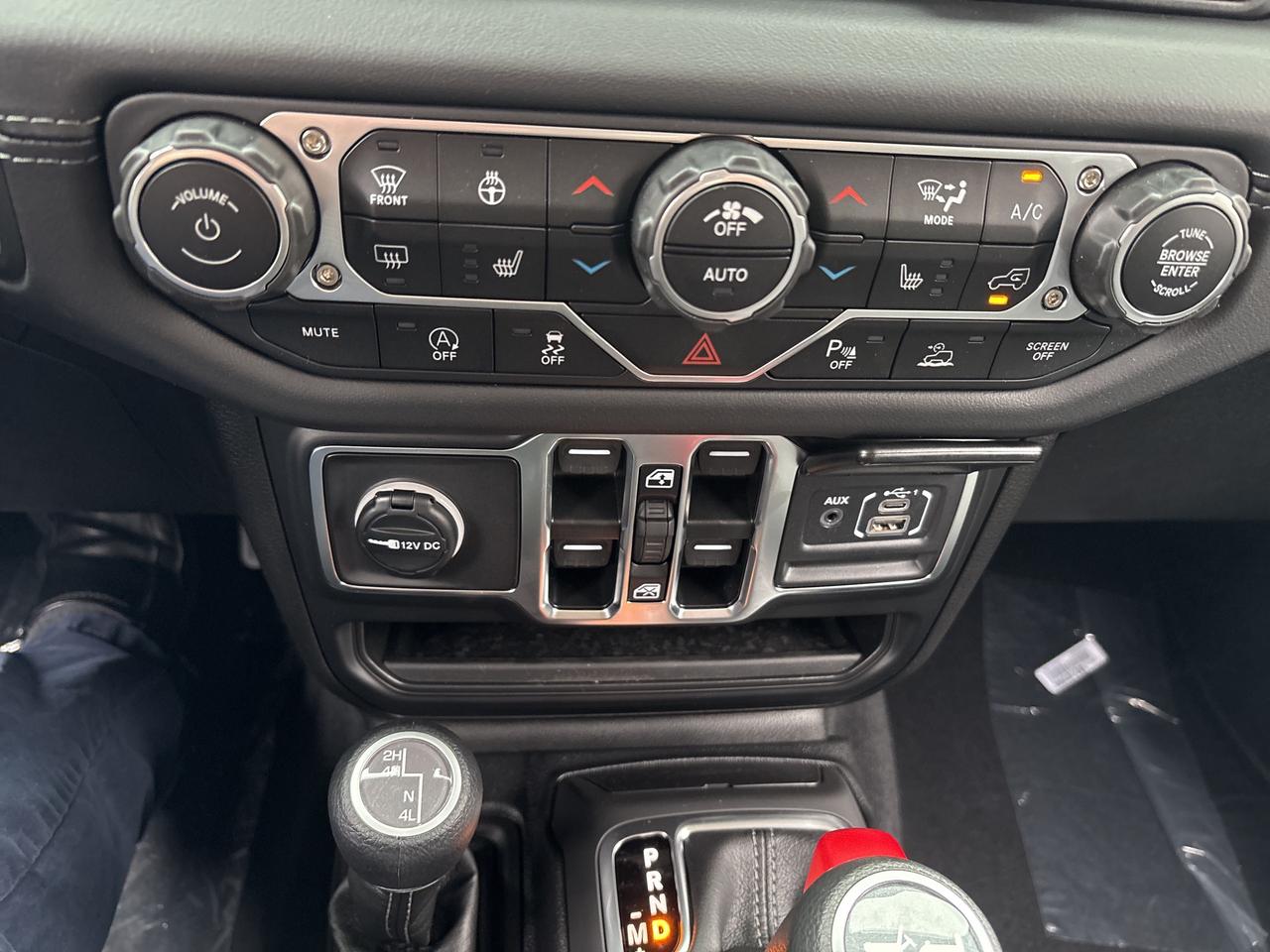2025 Jeep Wrangler Sahara 4-Door 4x4 V6 *Demonstrator Photo