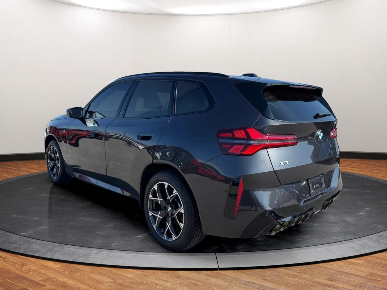 2025 BMW X3 M50 xDrive Photo2