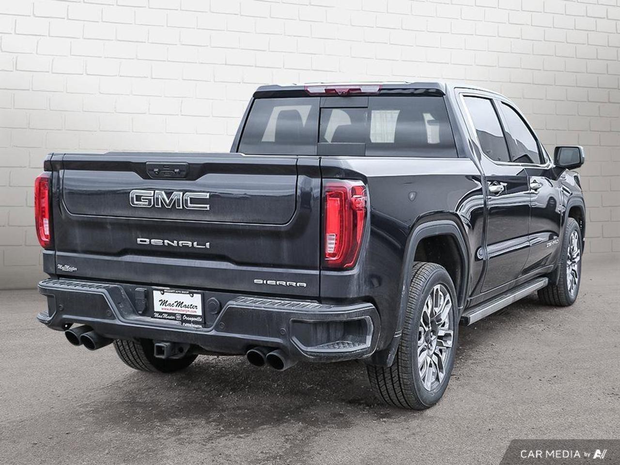 2023 GMC Sierra 1500 Denali UltimateDENALI ULTIMATE, 6.2L, LOADED, 1-OW Photo