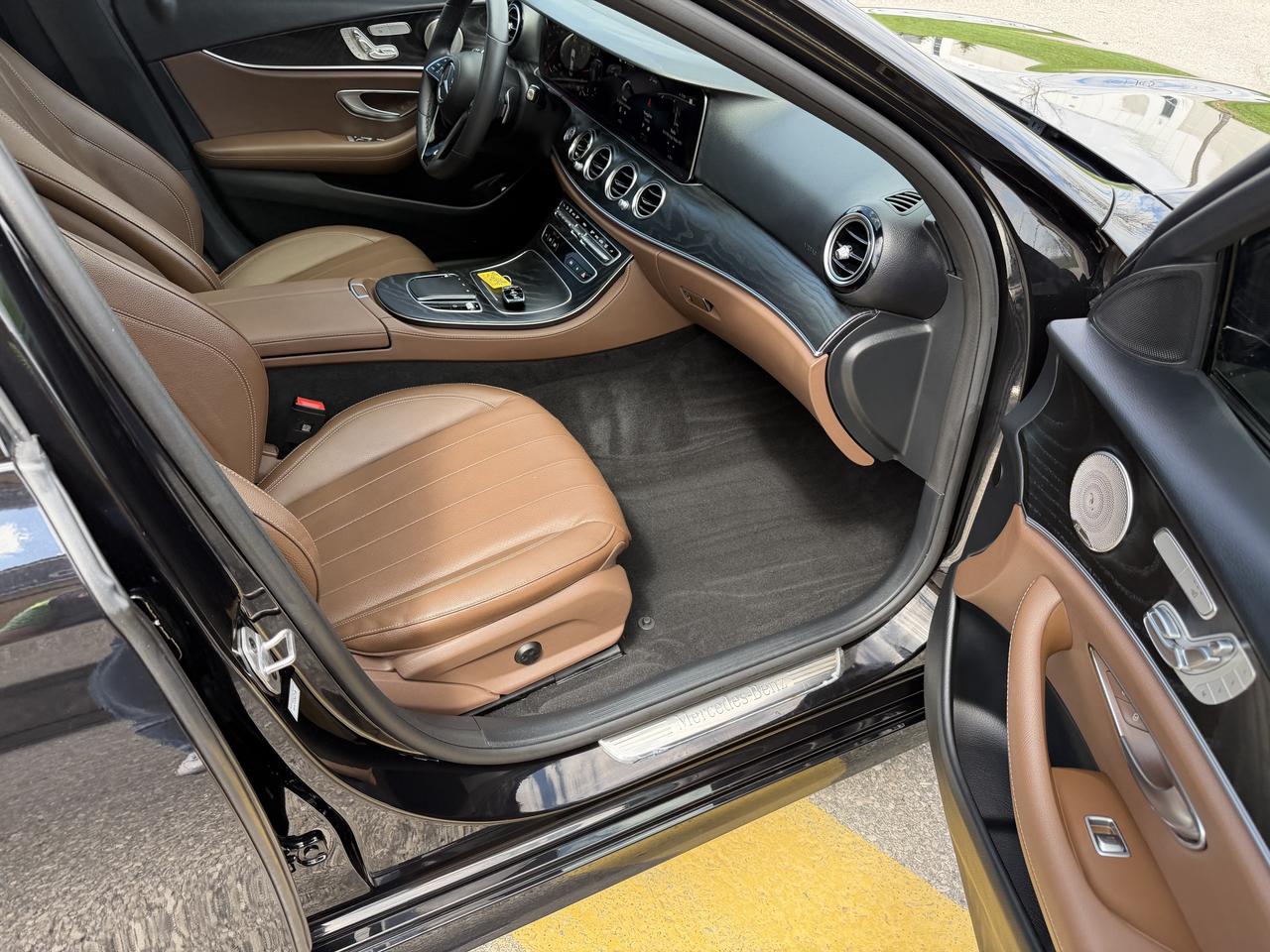 2023 Mercedes-Benz E-Class E 350 AWD NAVIGATION,PANORAMIC ROOF, 360 CAMERA Photo