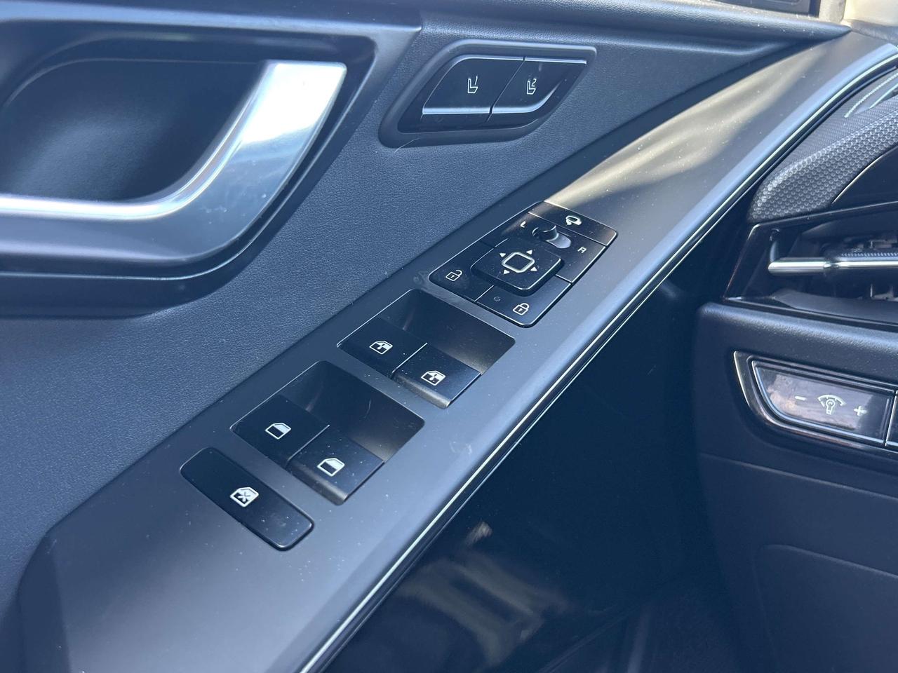 2023 Kia NIRO Limited FWD ALL ELECTRIC   Clean Carfax Photo