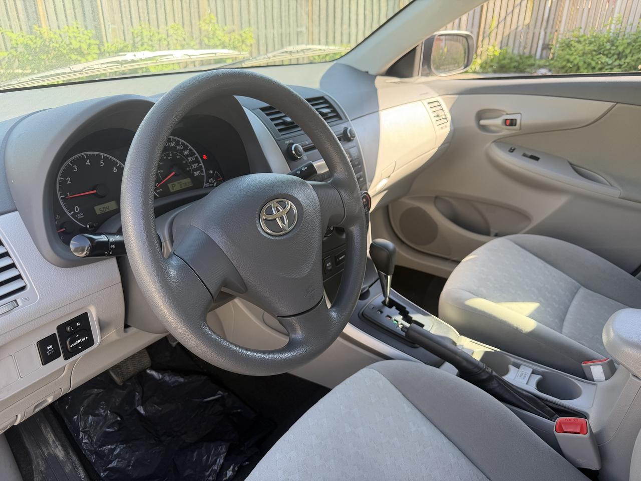 2010 Toyota Corolla AUTO !! YES ONLY 87817 KMS !!! FULLY CERTIFIED !!! Photo