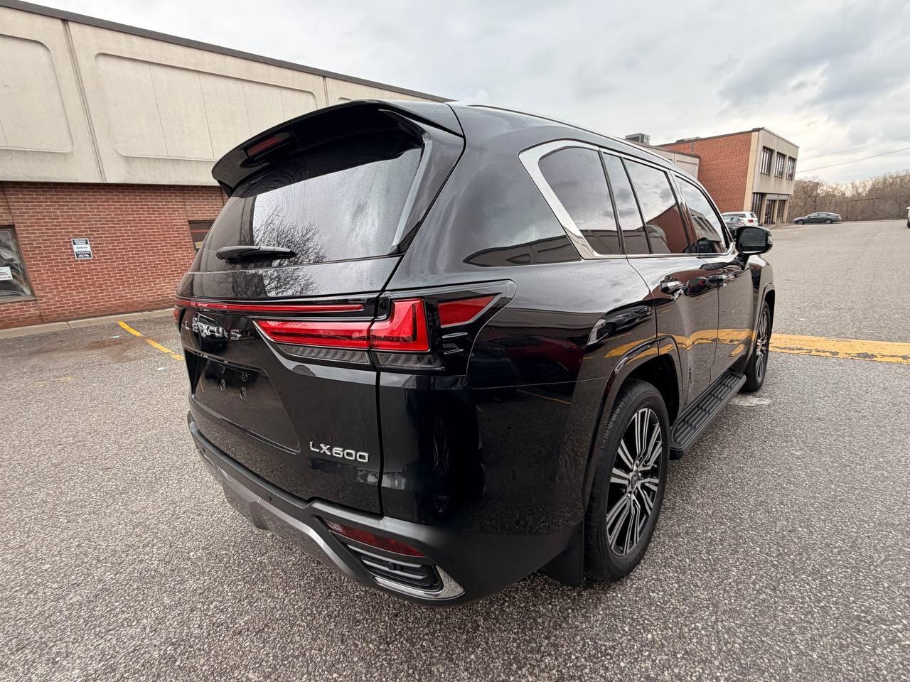 2023 Lexus LX LX 600 Auto, LUXURY PACKAGE, NO ACCIDENT Photo