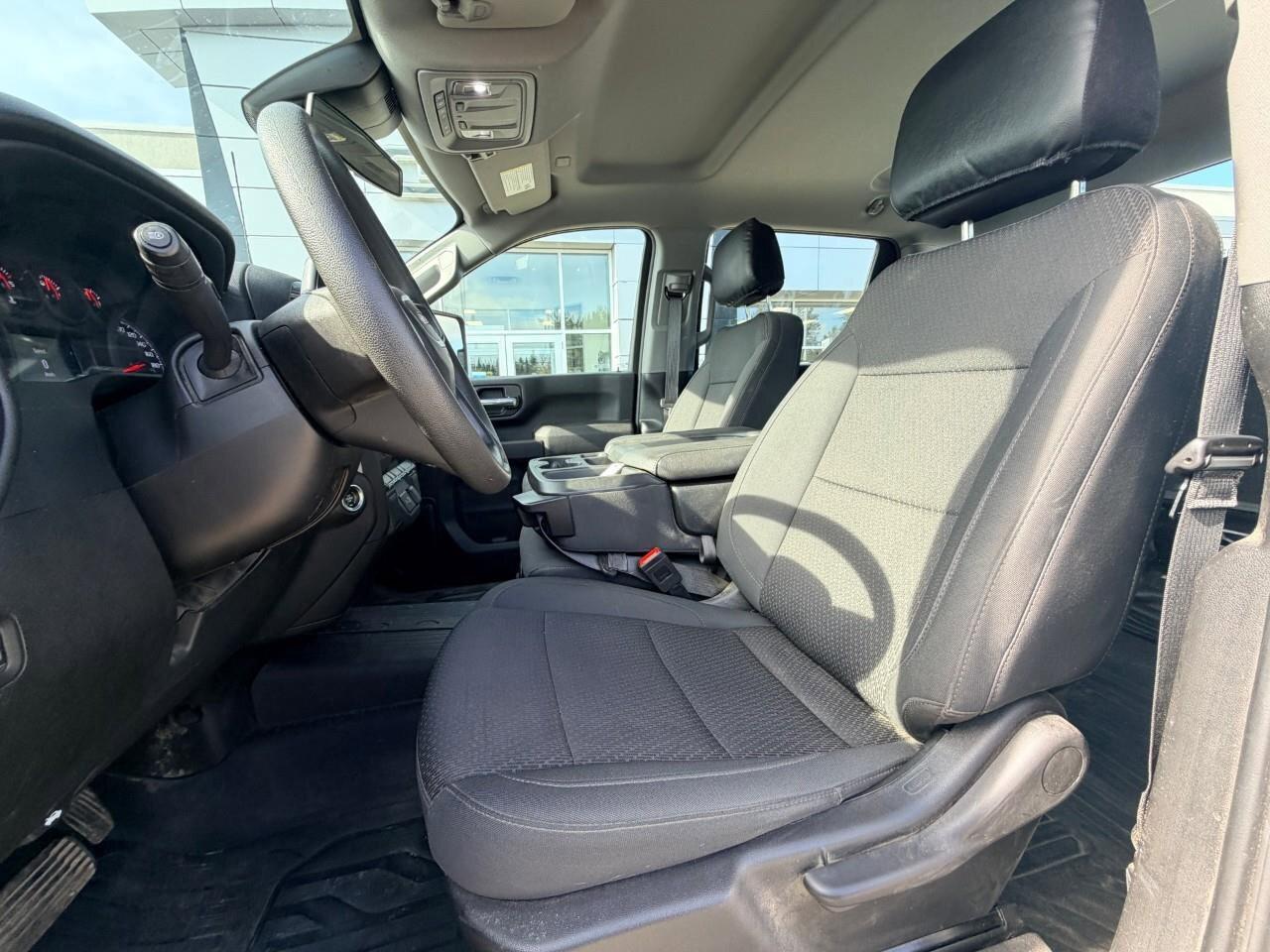 2024 GMC SIERRA 2500HD ProPRO, 6.6L V8, 4X4, STEELS, CLOTH, 1-OWNER. CERT Photo