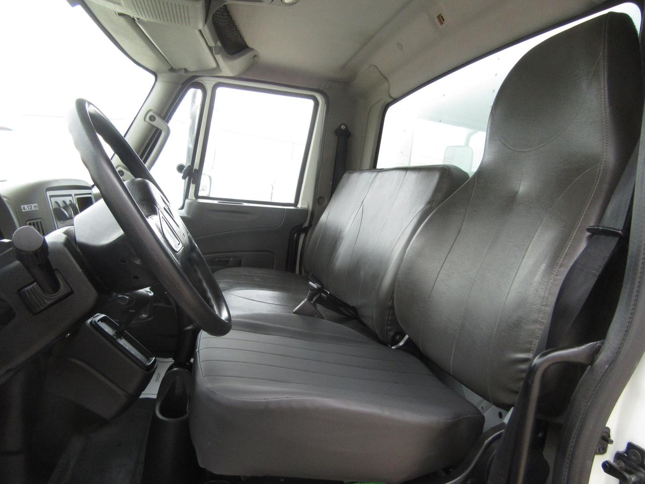 2018 International 4300 CUMMINS DIESEL 26FT BOX POWER LIFTGATE & RAMP Photo