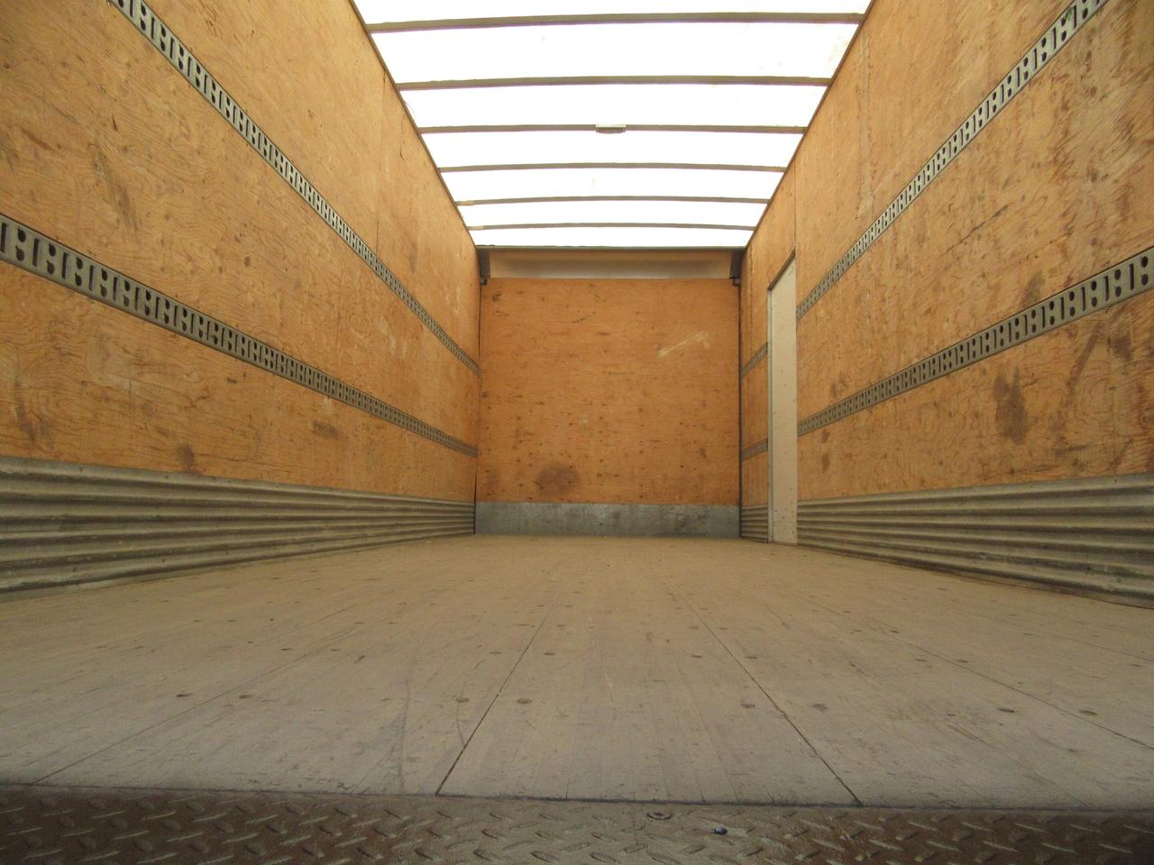 2018 International 4300 CUMMINS DIESEL 26FT BOX POWER LIFTGATE & RAMP Photo